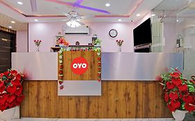Super Hotel O Rishabh Inn